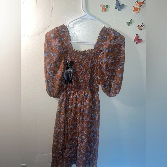 Dress - Picture 2 of 4